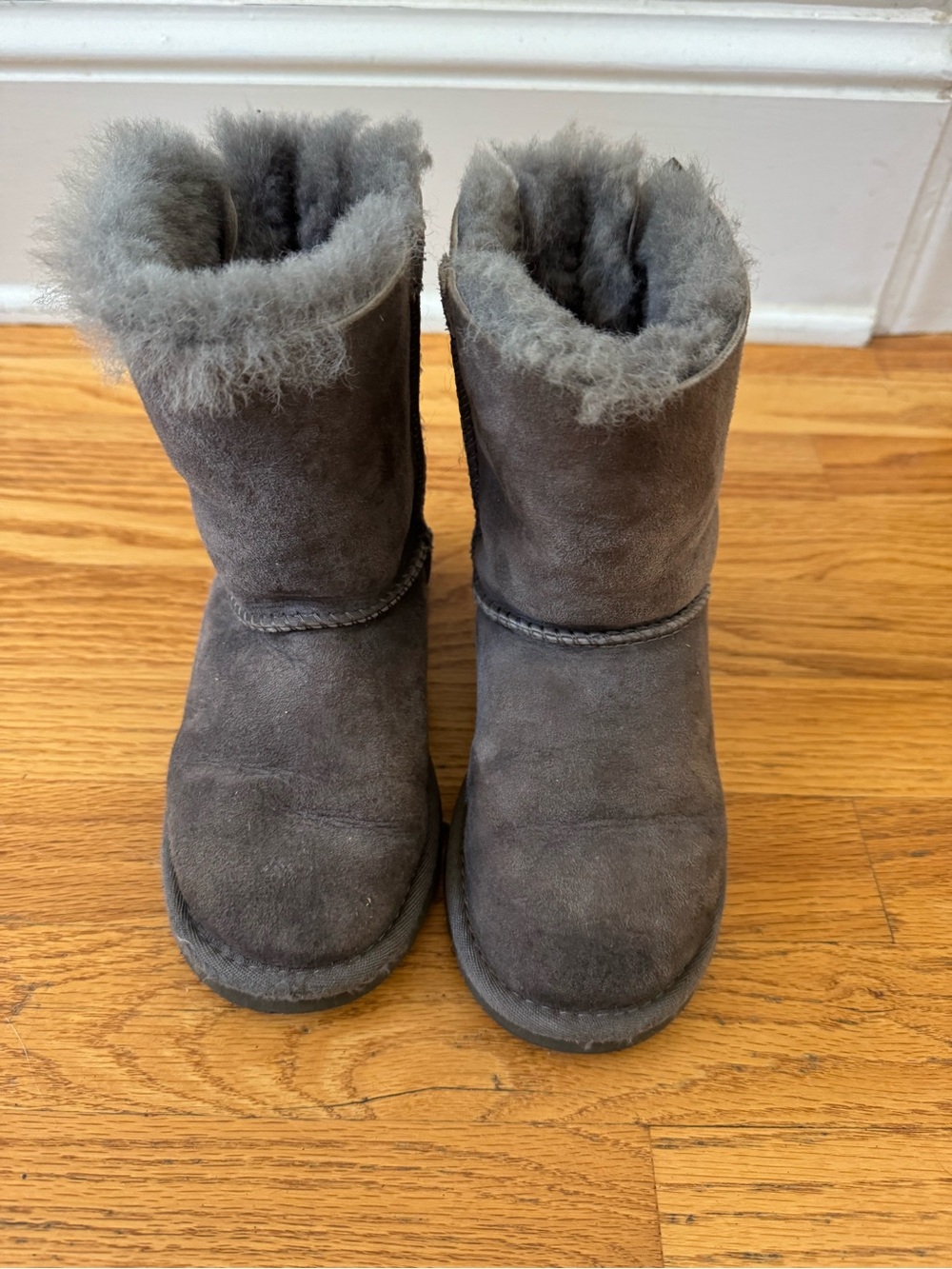 UGG Bailey Bow Mini Boot in Gray Size 13